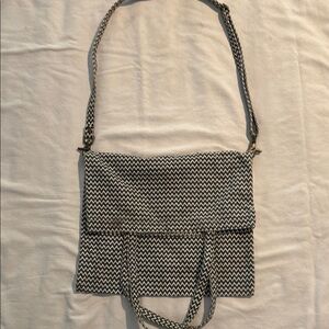 Billabong Black and White Crossbody Bag with Woven Design